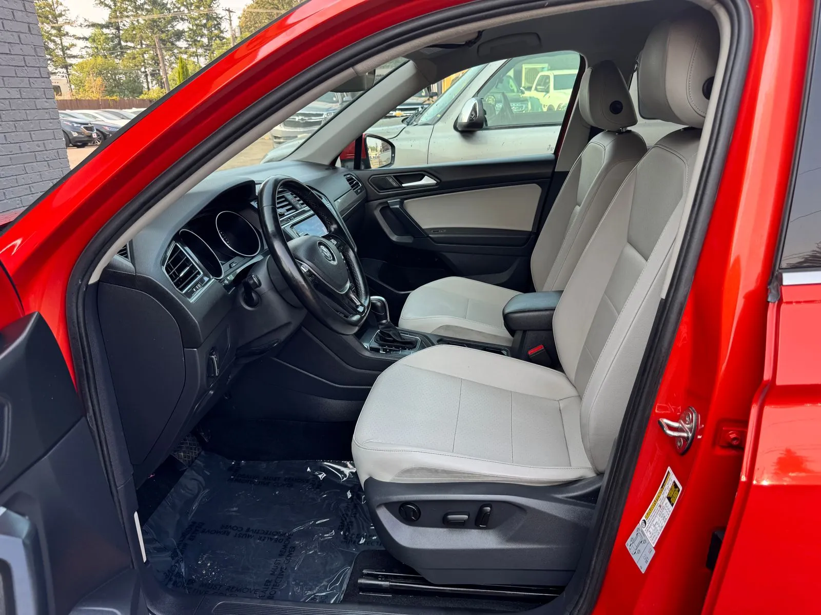 Volkswagen Tiguan photo 9