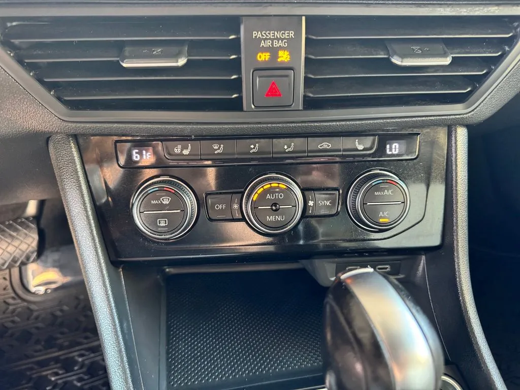 Volkswagen Jetta photo 24