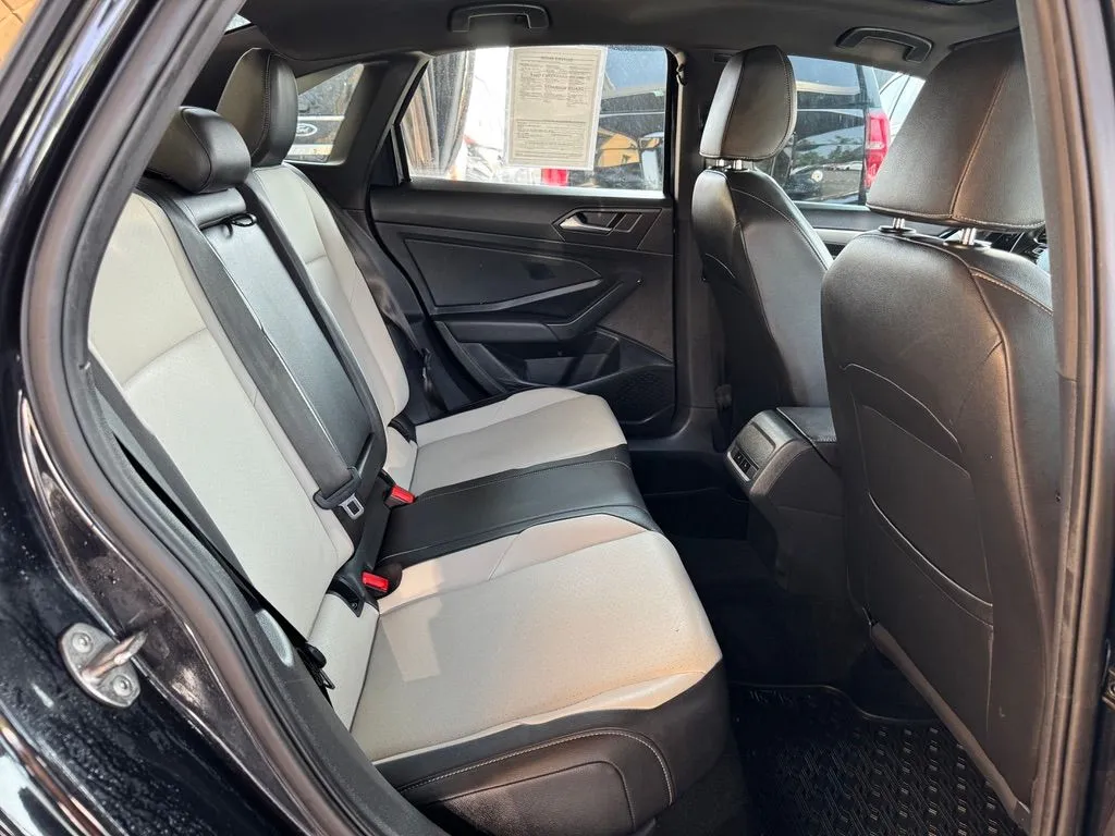 Volkswagen Jetta photo 17