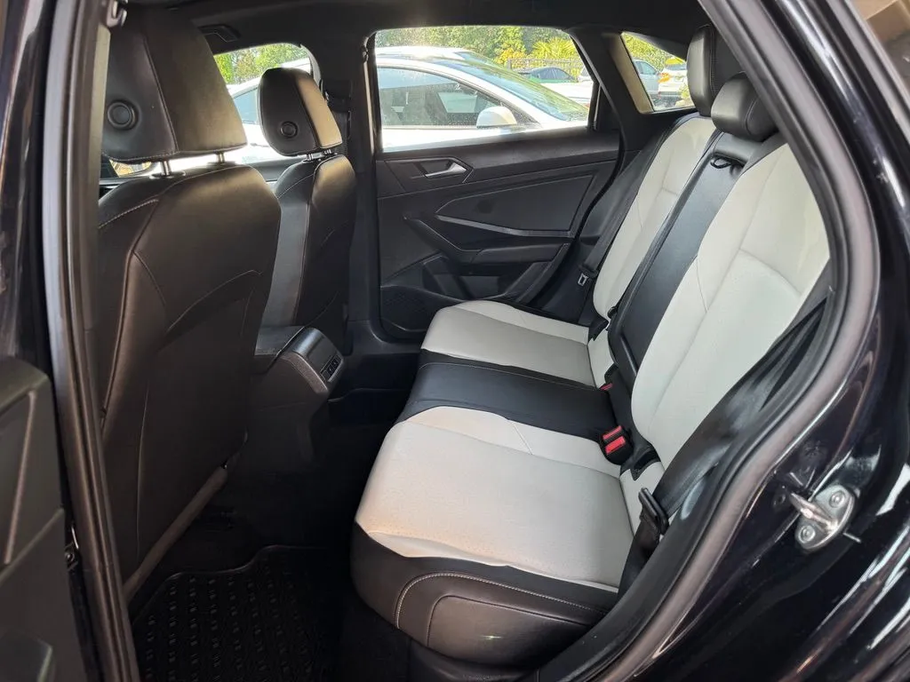 Volkswagen Jetta photo 14