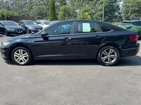 More photos of 2020 Volkswagen Jetta R-Line at 9999 Auto Center, WA