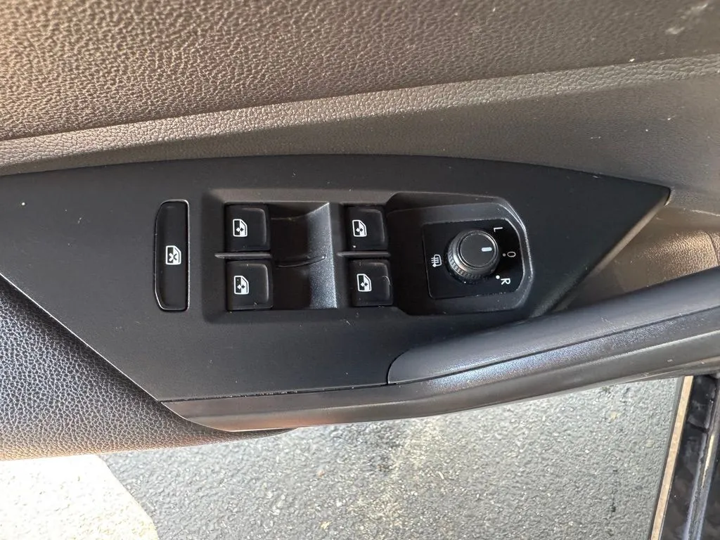 Volkswagen Jetta photo 13
