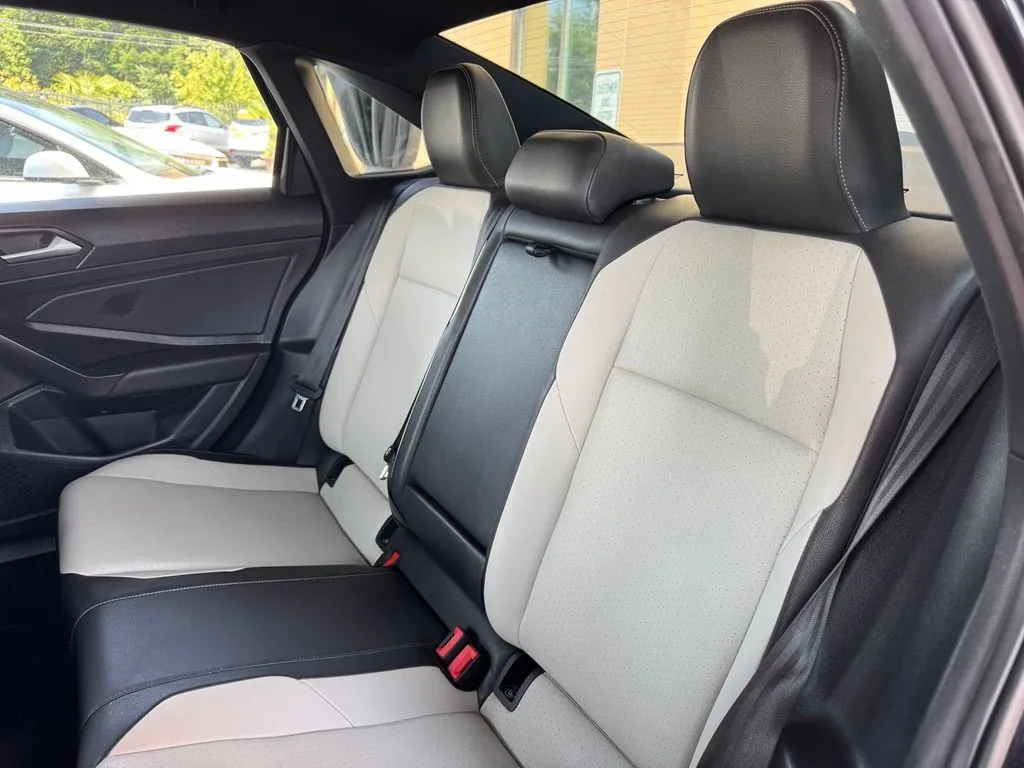 Volkswagen Jetta photo 16