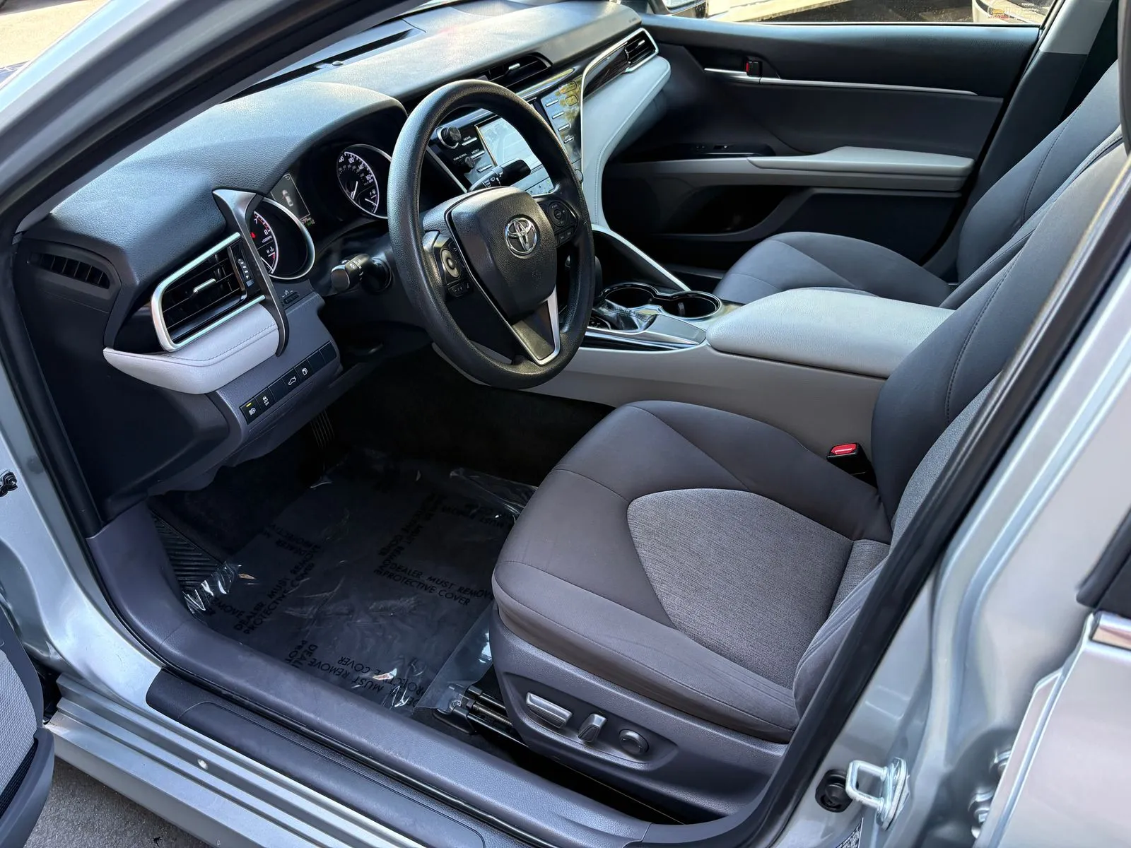 Toyota Camry photo 10