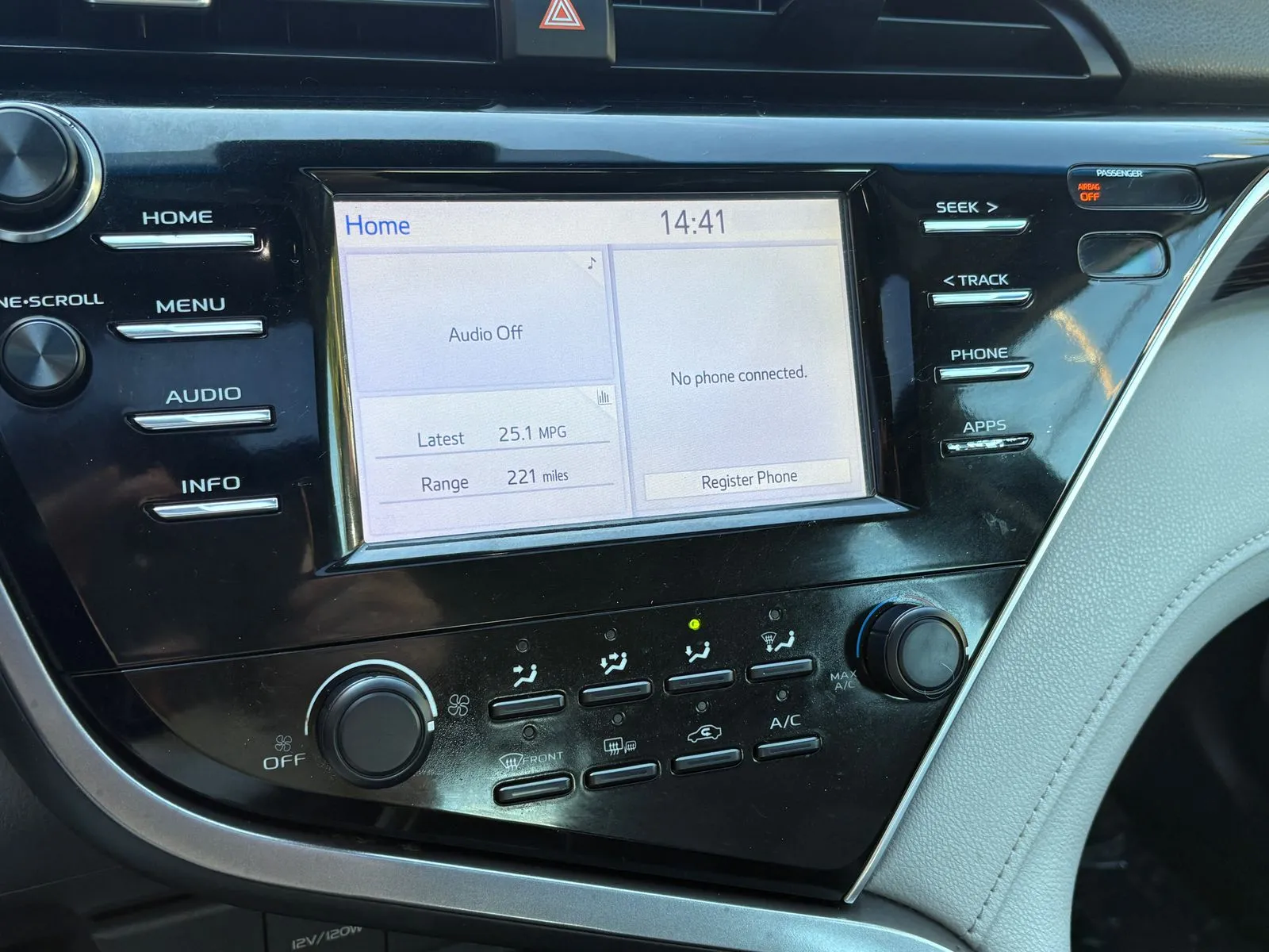 Toyota Camry photo 26