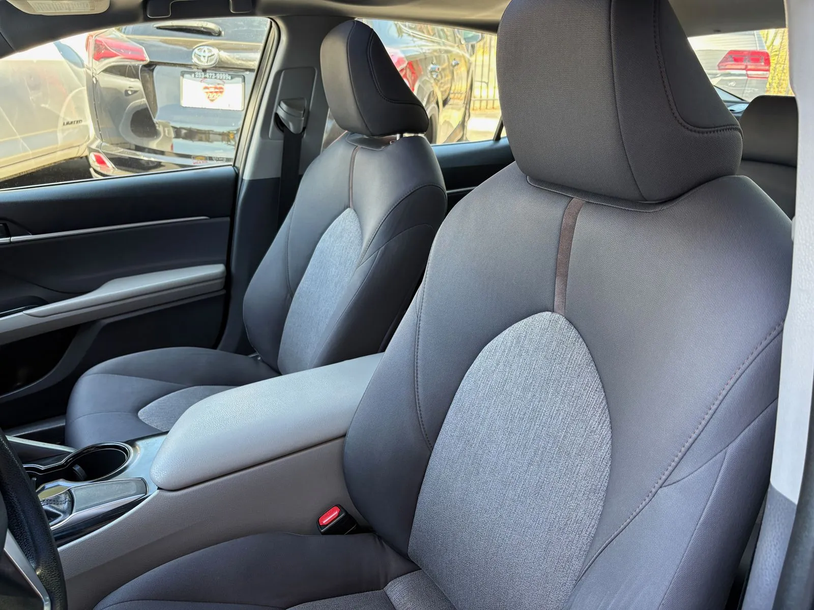 Toyota Camry photo 12