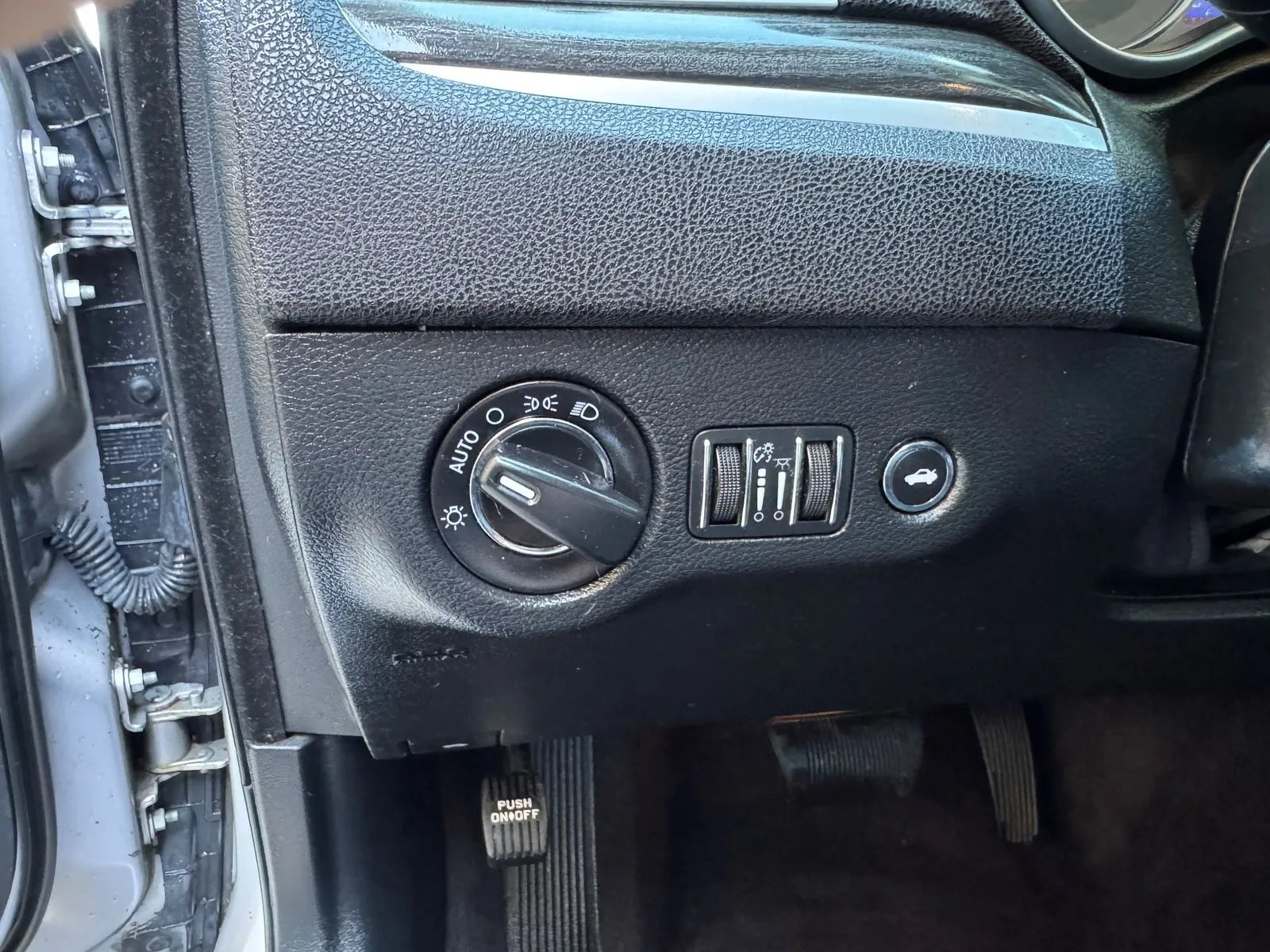 Chrysler 300 photo 12