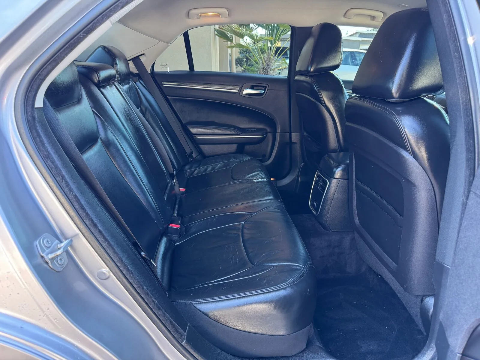 Chrysler 300 photo 17