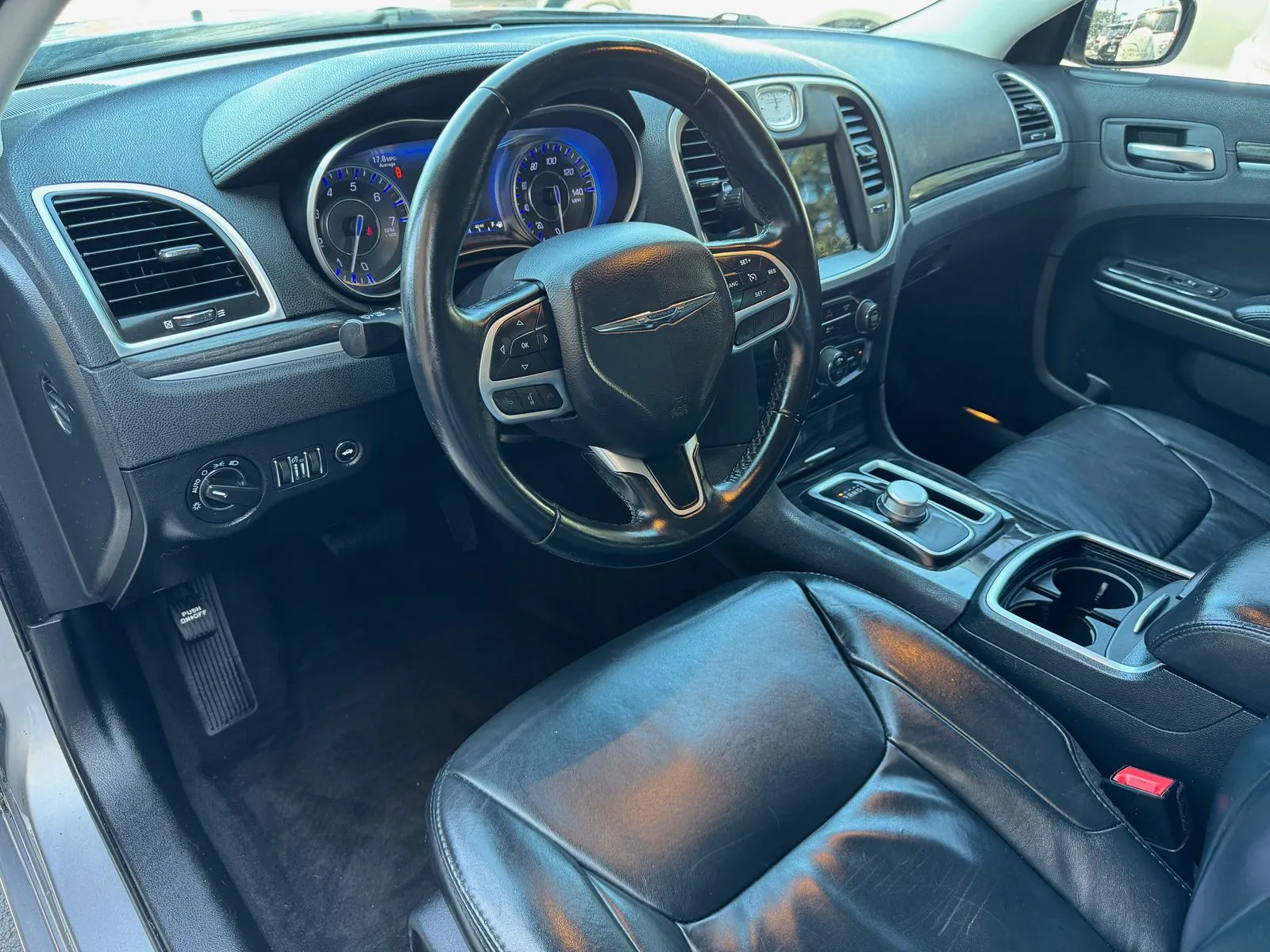 Chrysler 300 photo 10