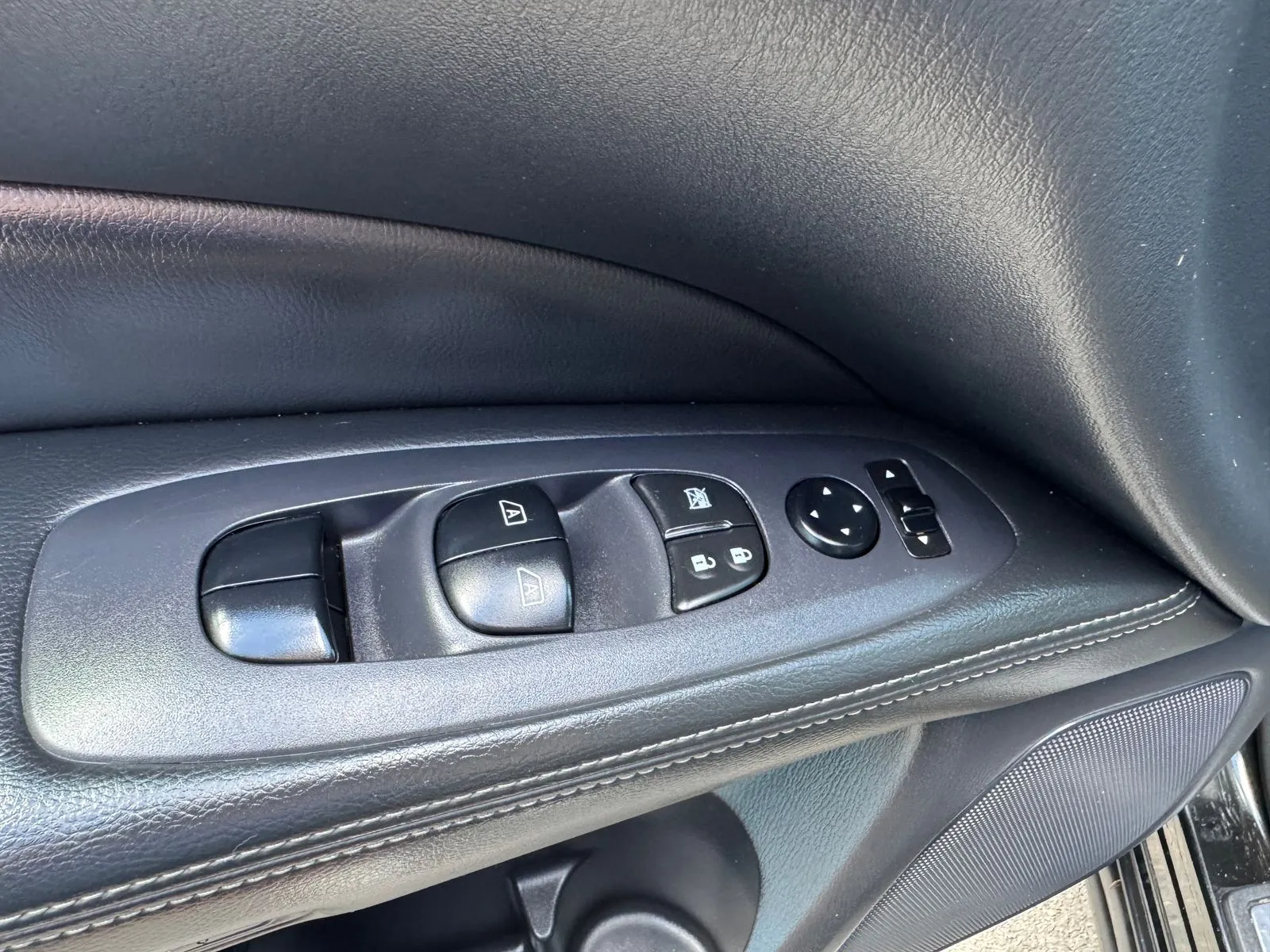 Nissan Pathfinder photo 13