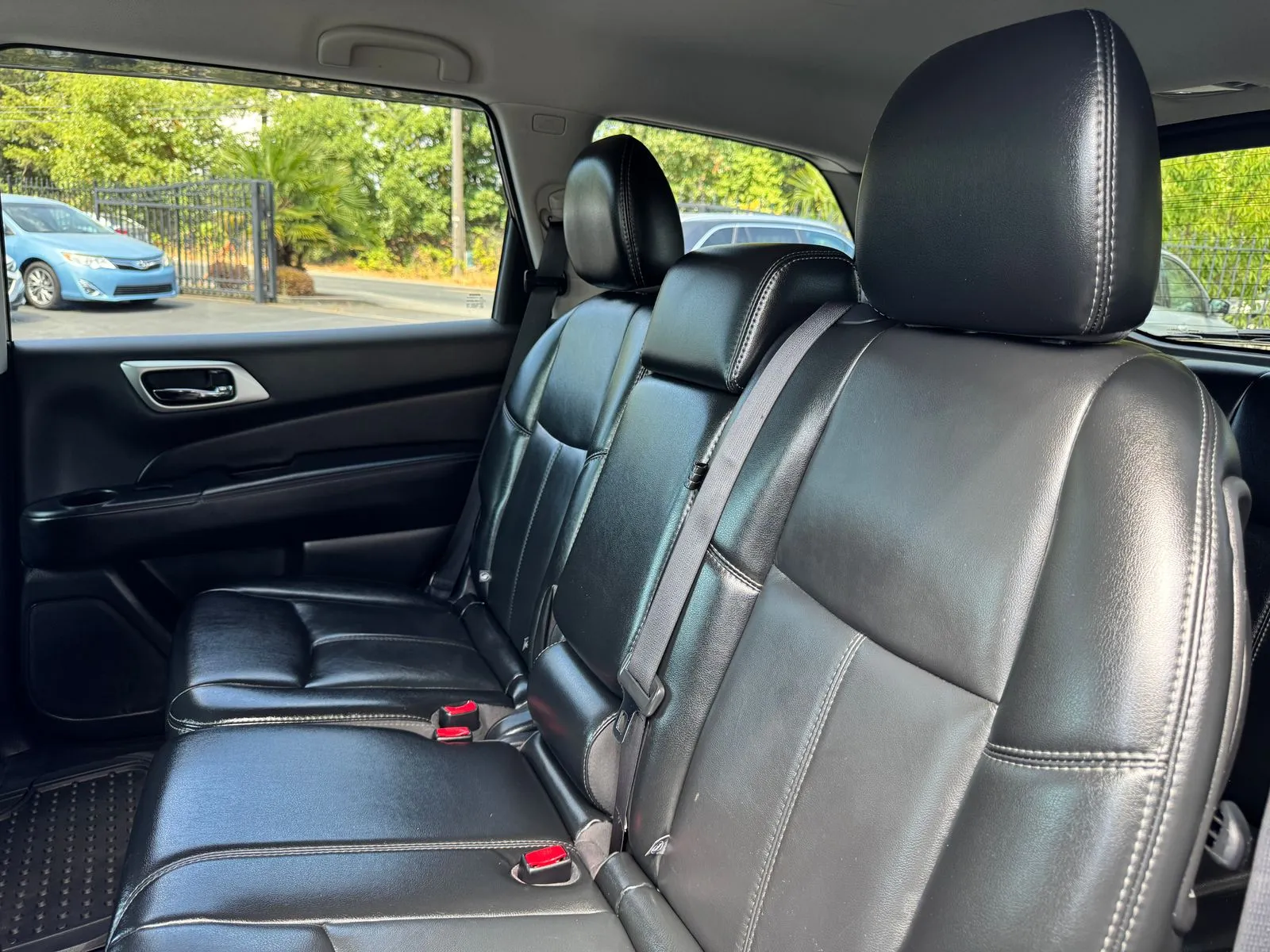 Nissan Pathfinder photo 16