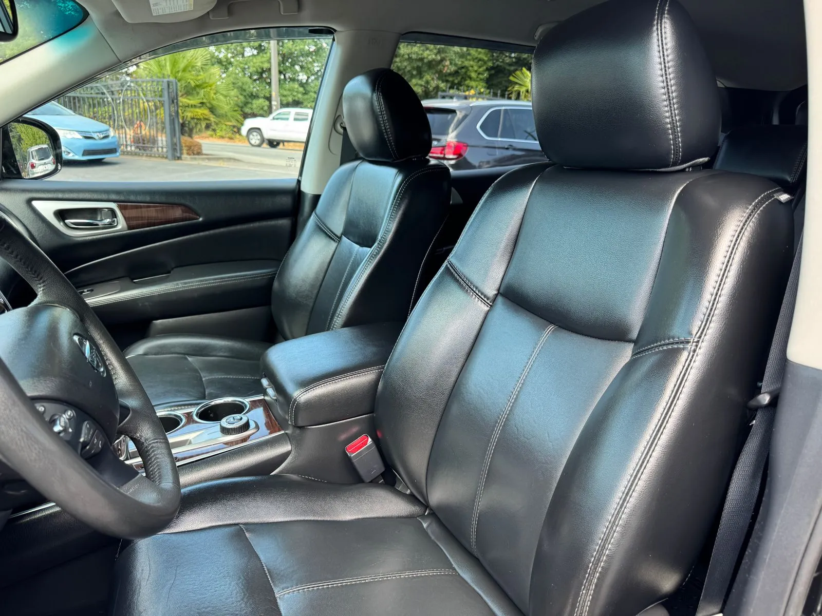 Nissan Pathfinder photo 11