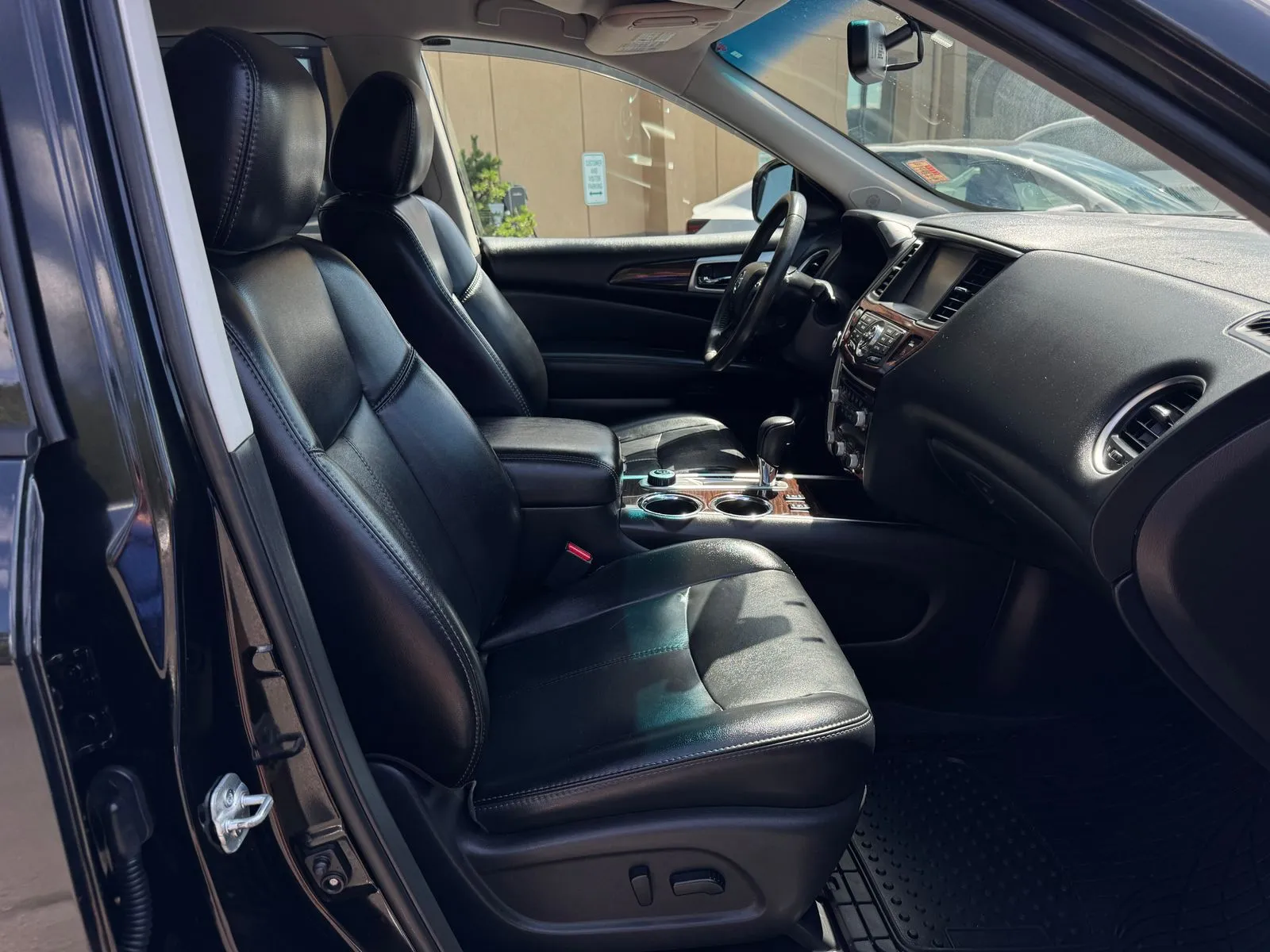 Nissan Pathfinder photo 24