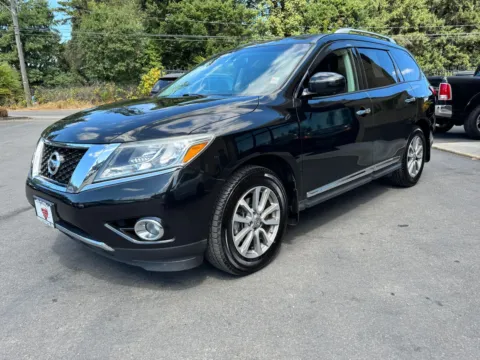 Another view of 2016 Nissan Pathfinder SL for sale in Lakewood, WA at 9999 Auto Center
