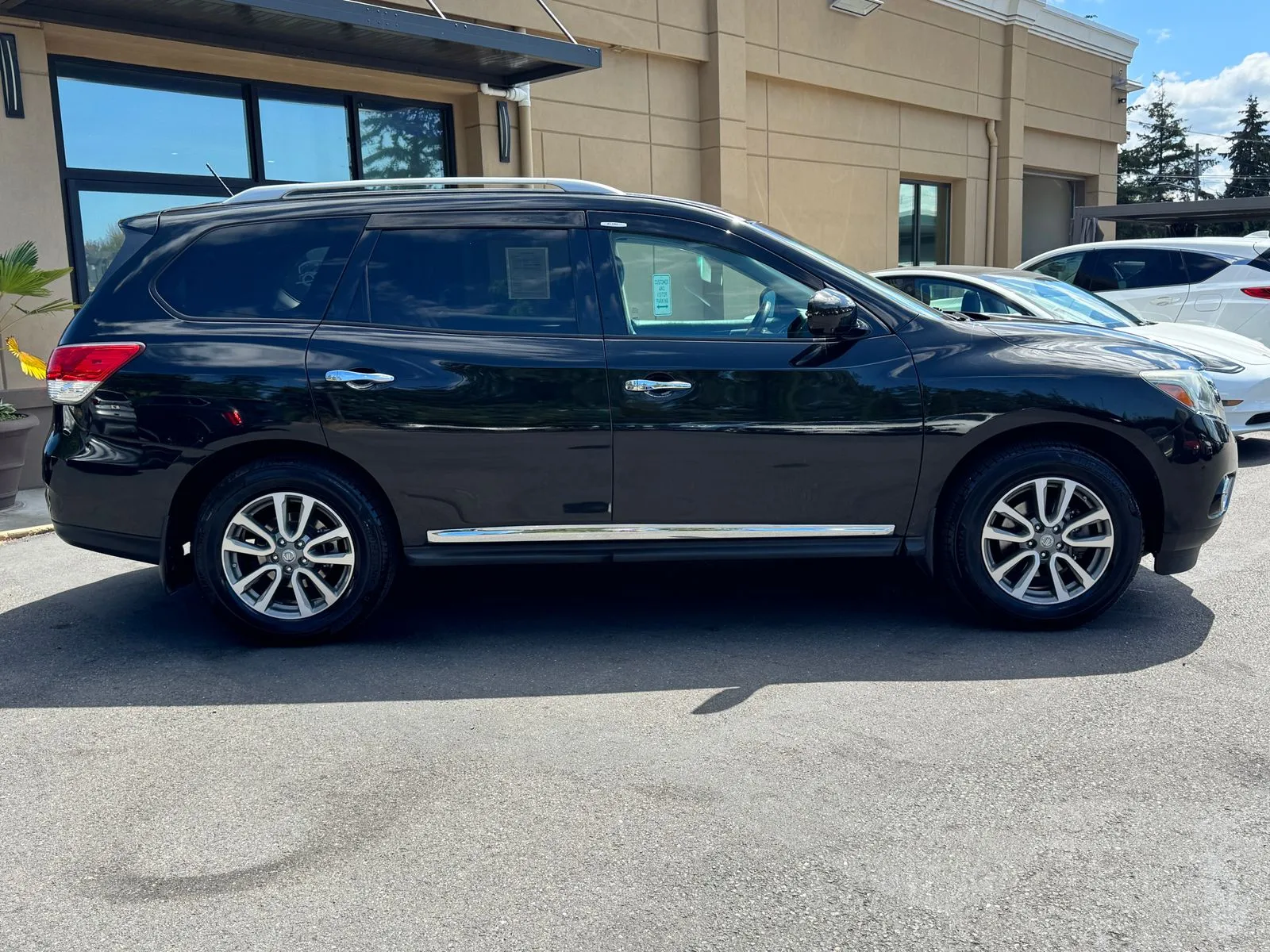 Nissan Pathfinder photo 8