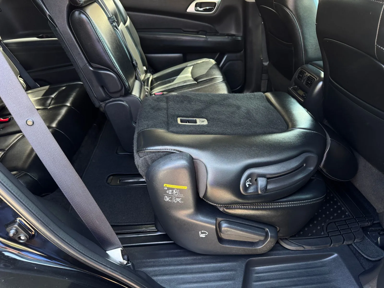 Nissan Pathfinder photo 22