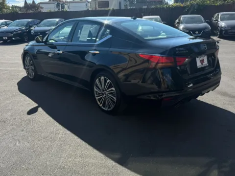 More photos of 2023 Nissan Altima 2.5 SL at 9999 Auto Center, WA