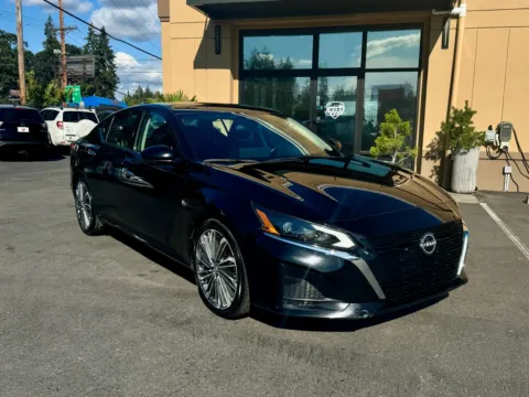Black 2023 Nissan Altima 2.5 SL for sale in Lakewood, WA