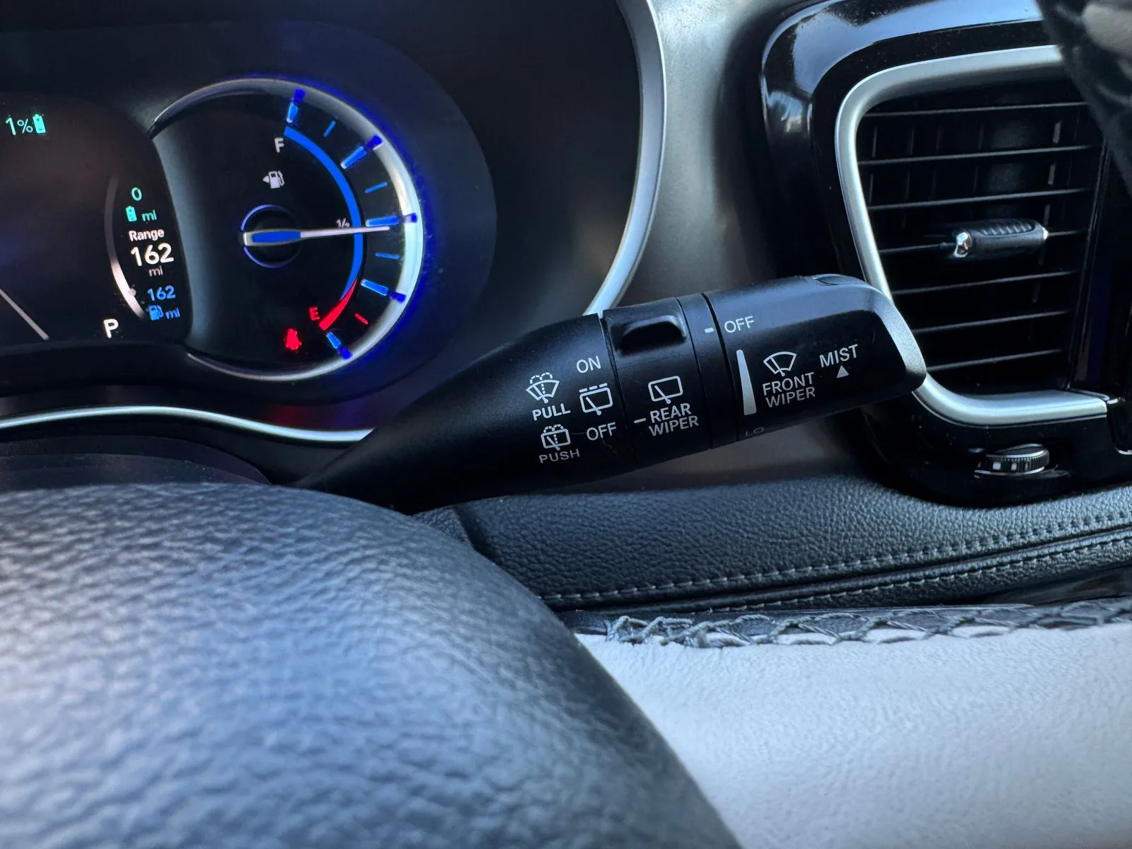 Chrysler Pacifica photo 37