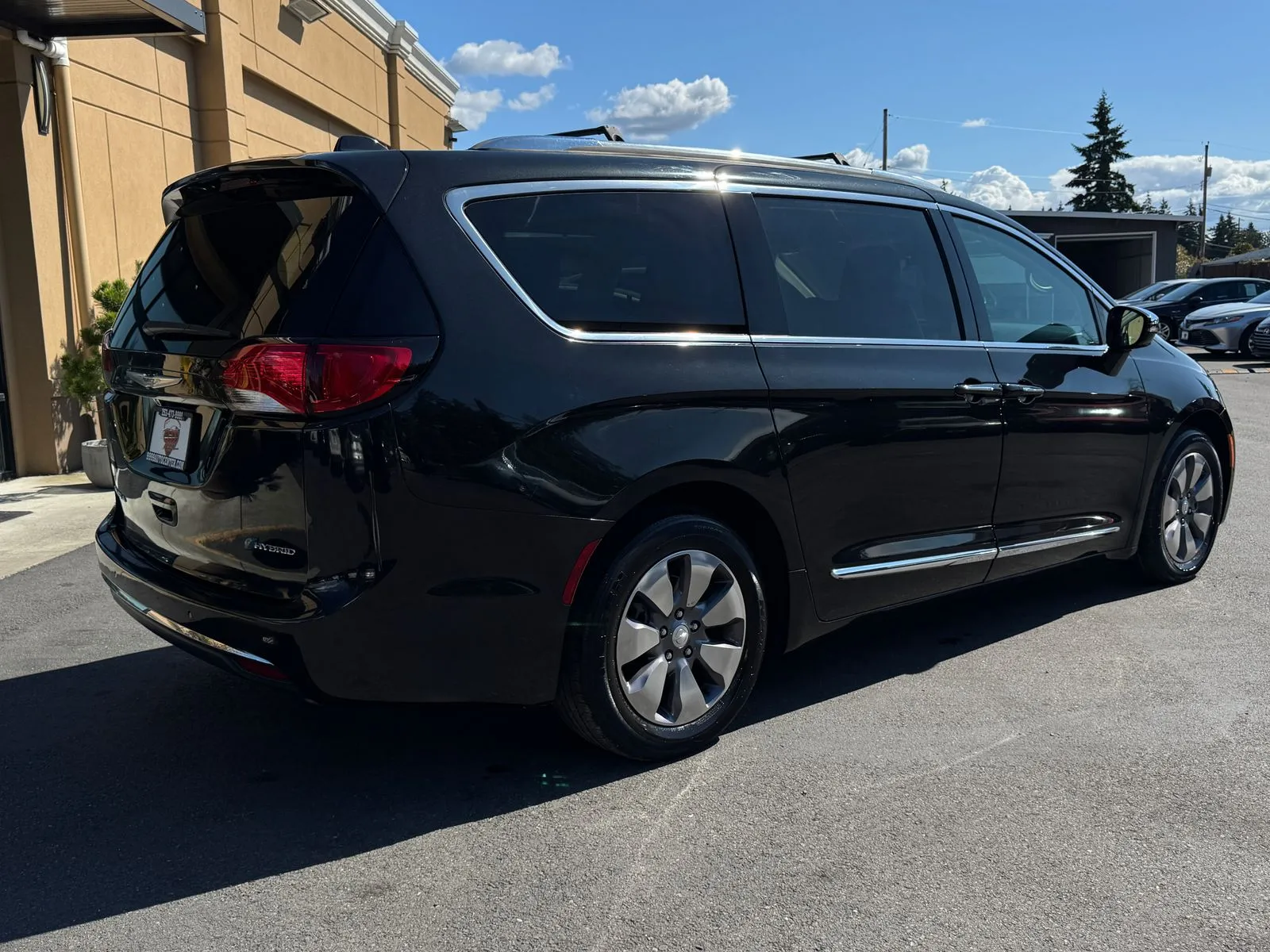Chrysler Pacifica photo 7