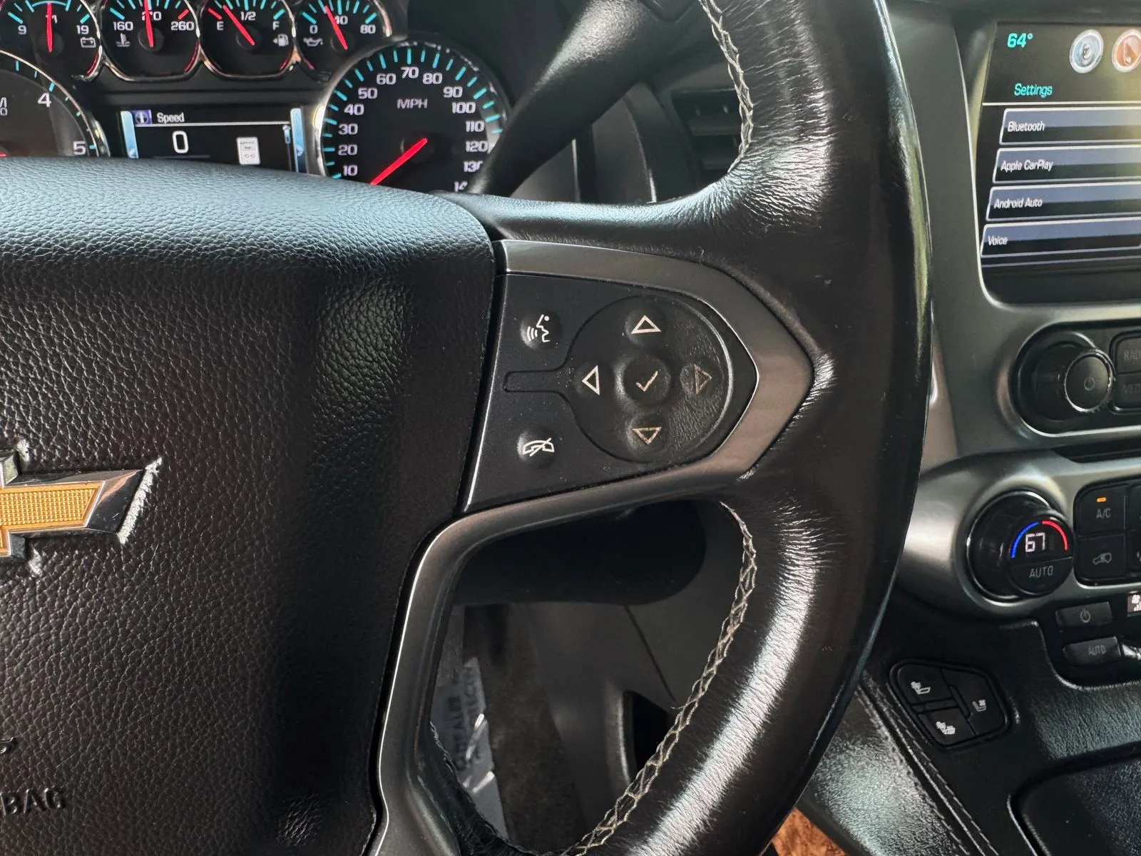 Chevrolet Suburban photo 33