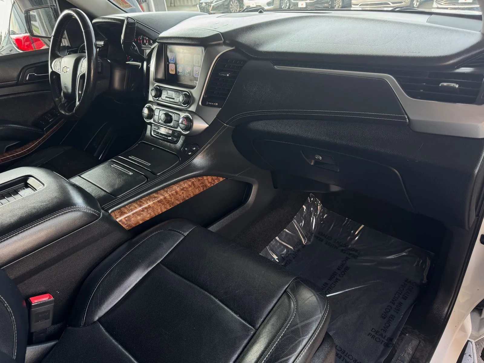 Chevrolet Suburban photo 24