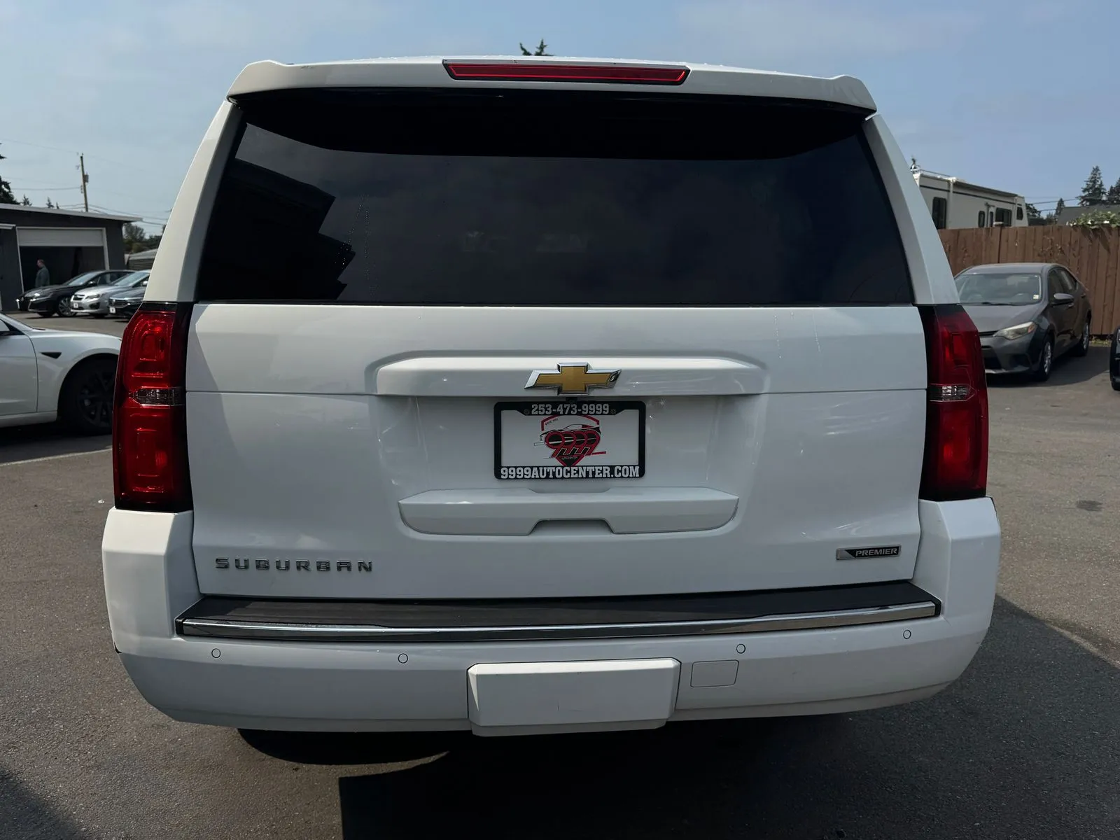 Chevrolet Suburban photo 6