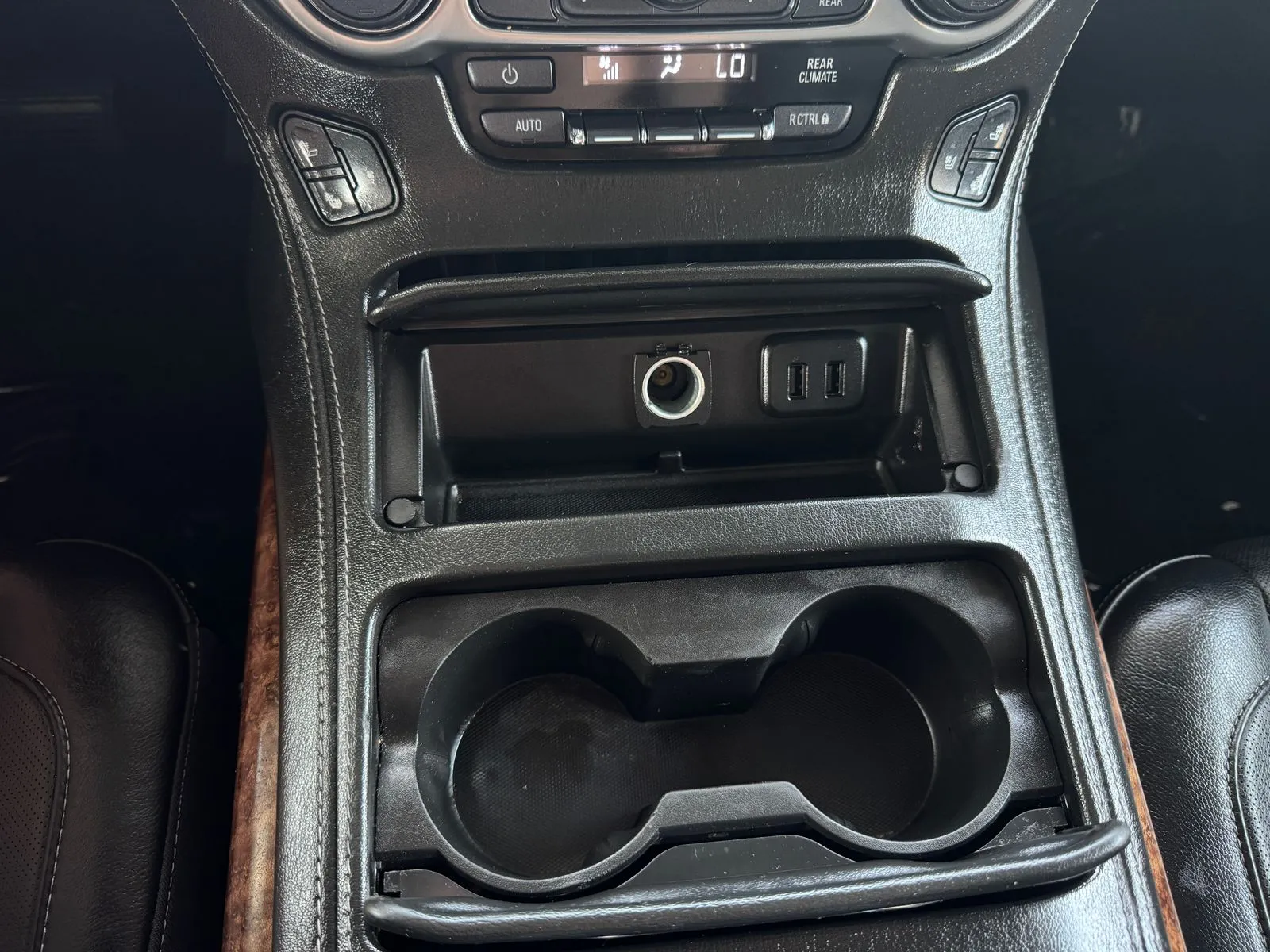 Chevrolet Suburban photo 28