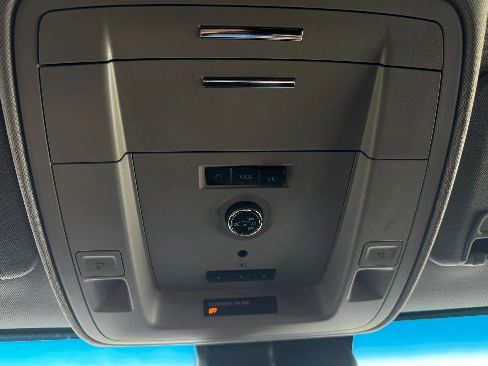 Chevrolet Suburban photo 29
