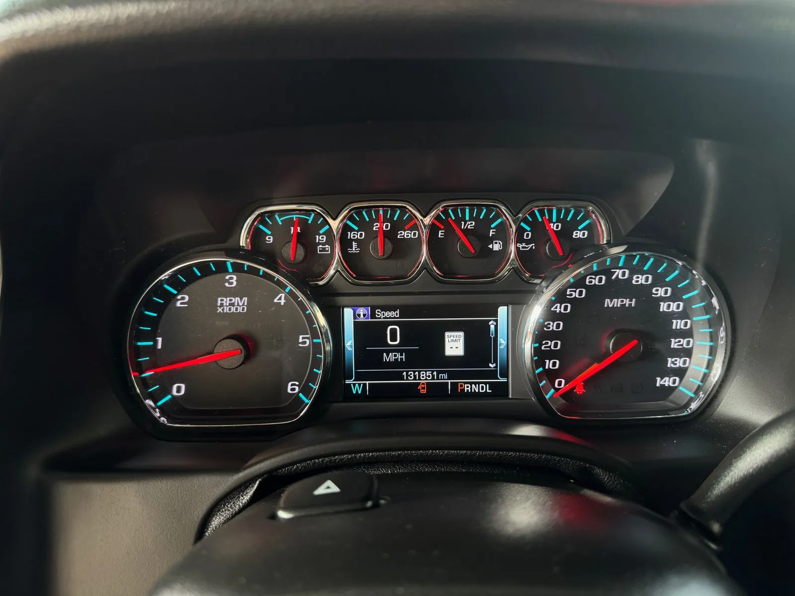 Chevrolet Suburban photo 37