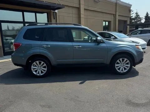Subaru Forester photo 8