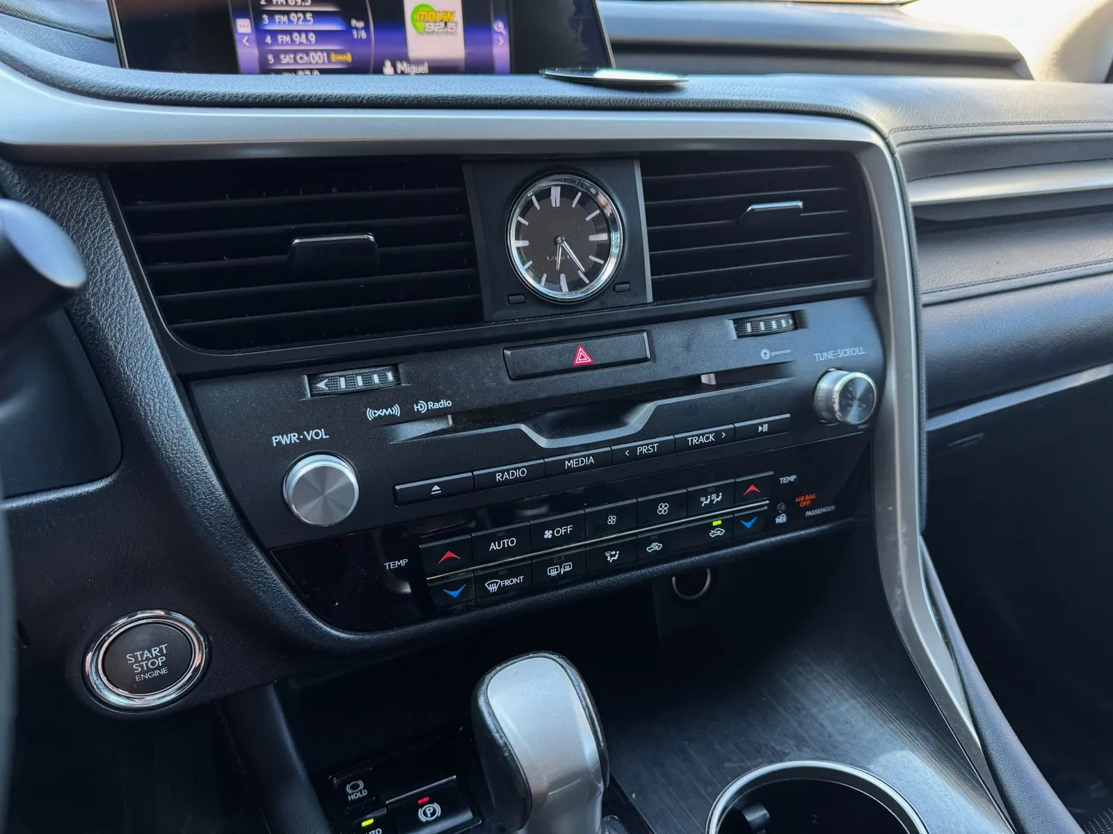 Lexus RX photo 25