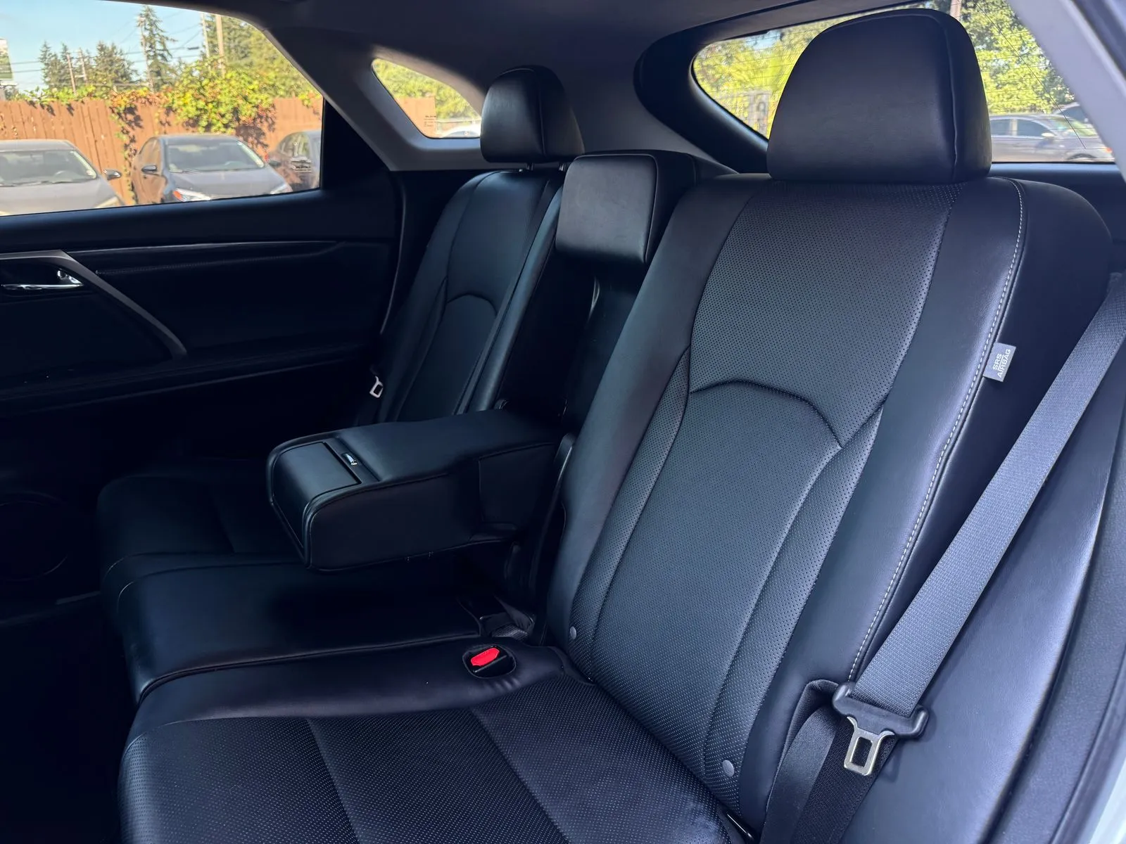 Lexus RX photo 16