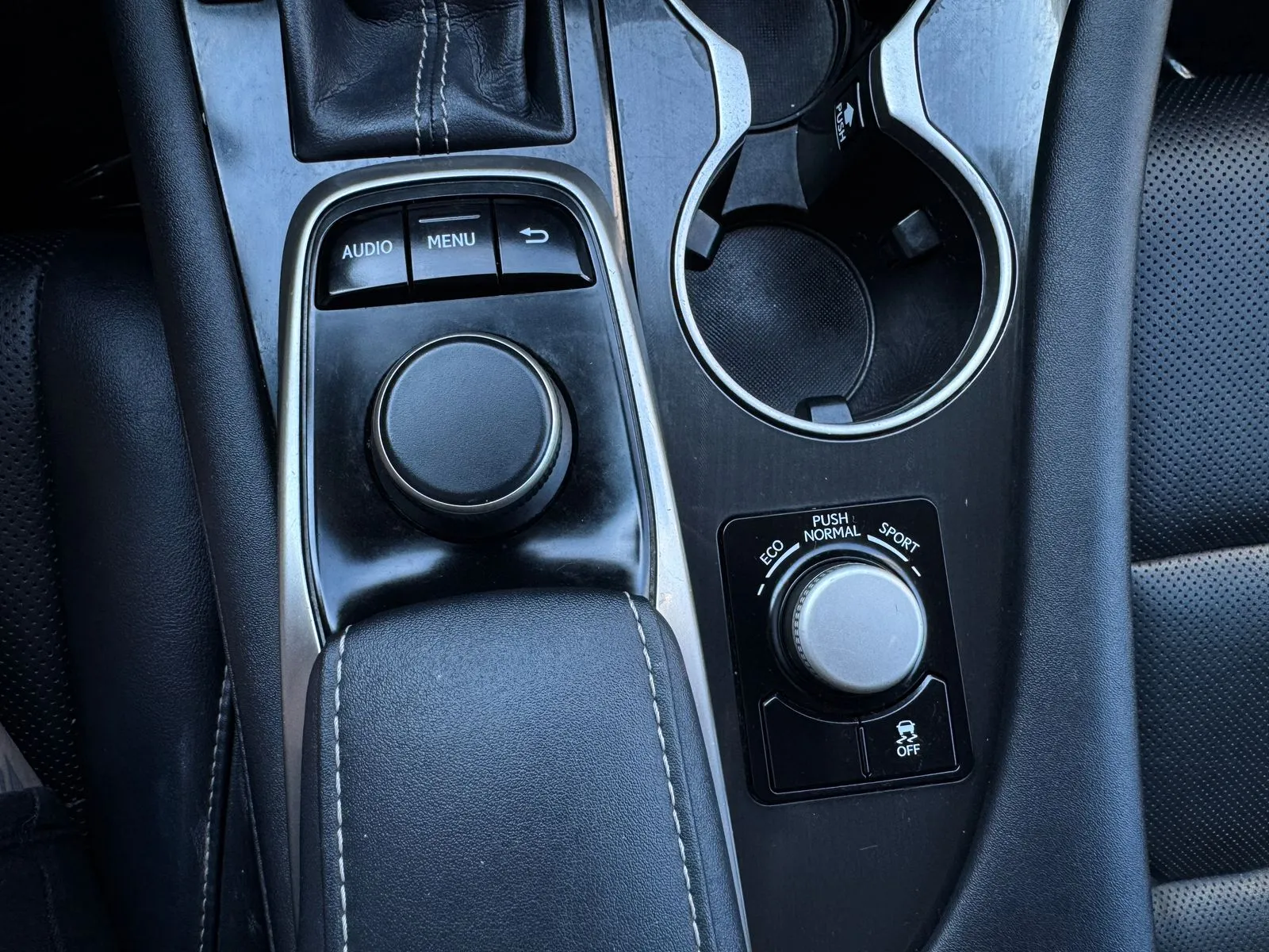 Lexus RX photo 28
