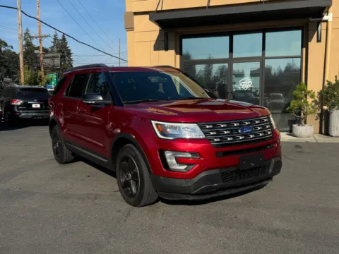 Red 2017 Ford Explorer XLT for sale in Lakewood, WA