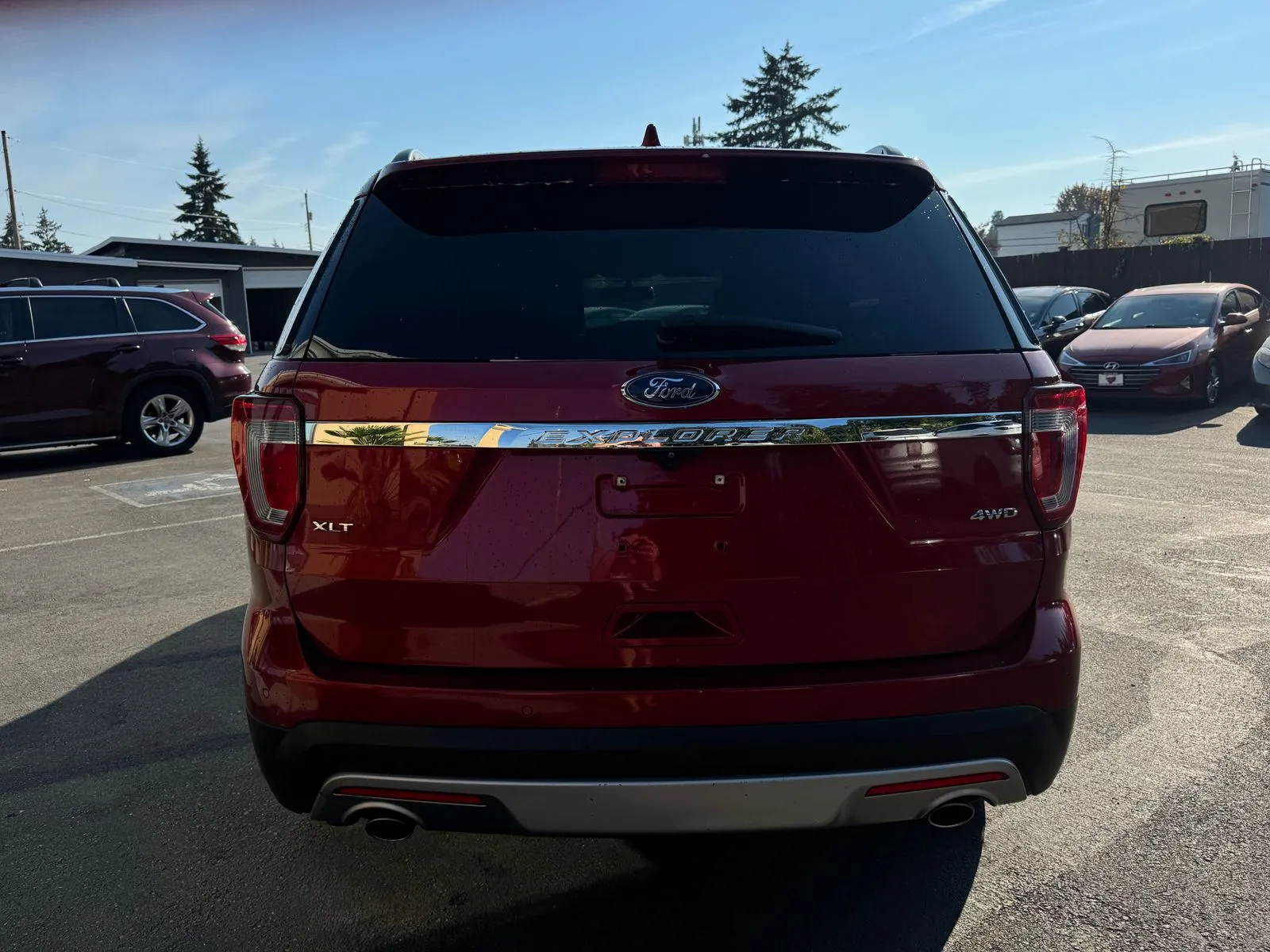 Ford Explorer photo 6