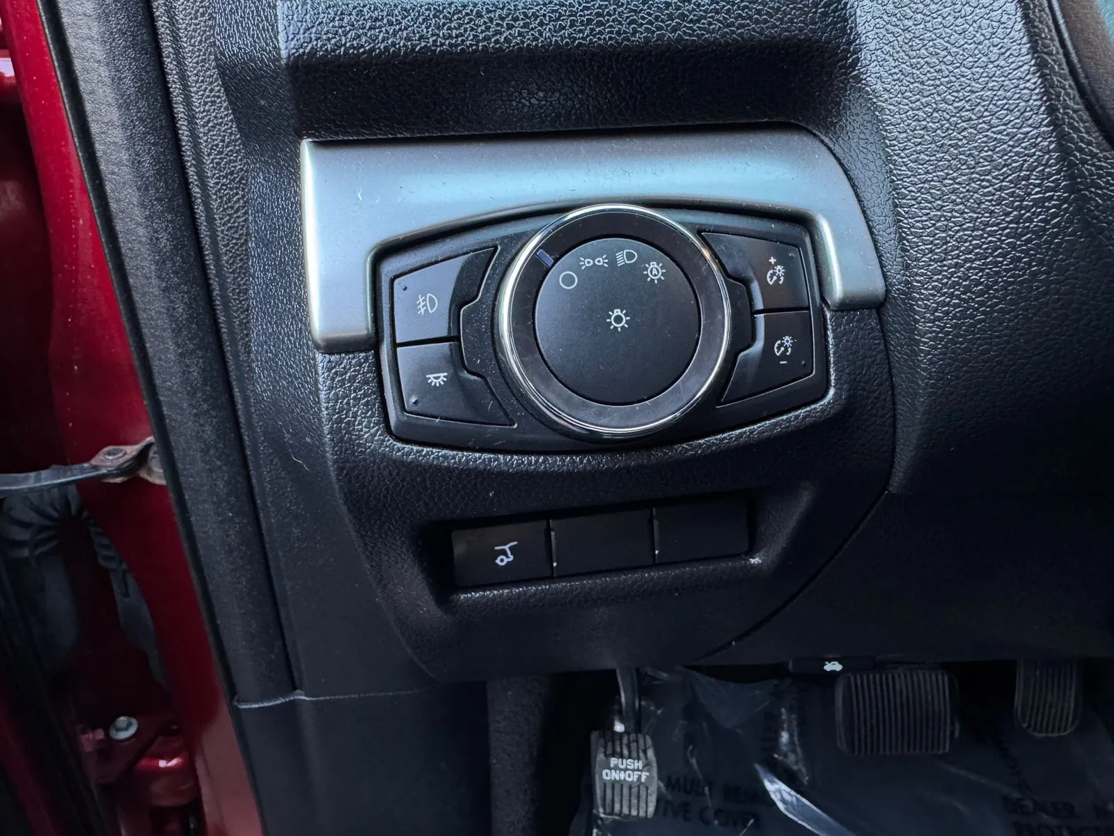 Ford Explorer photo 13