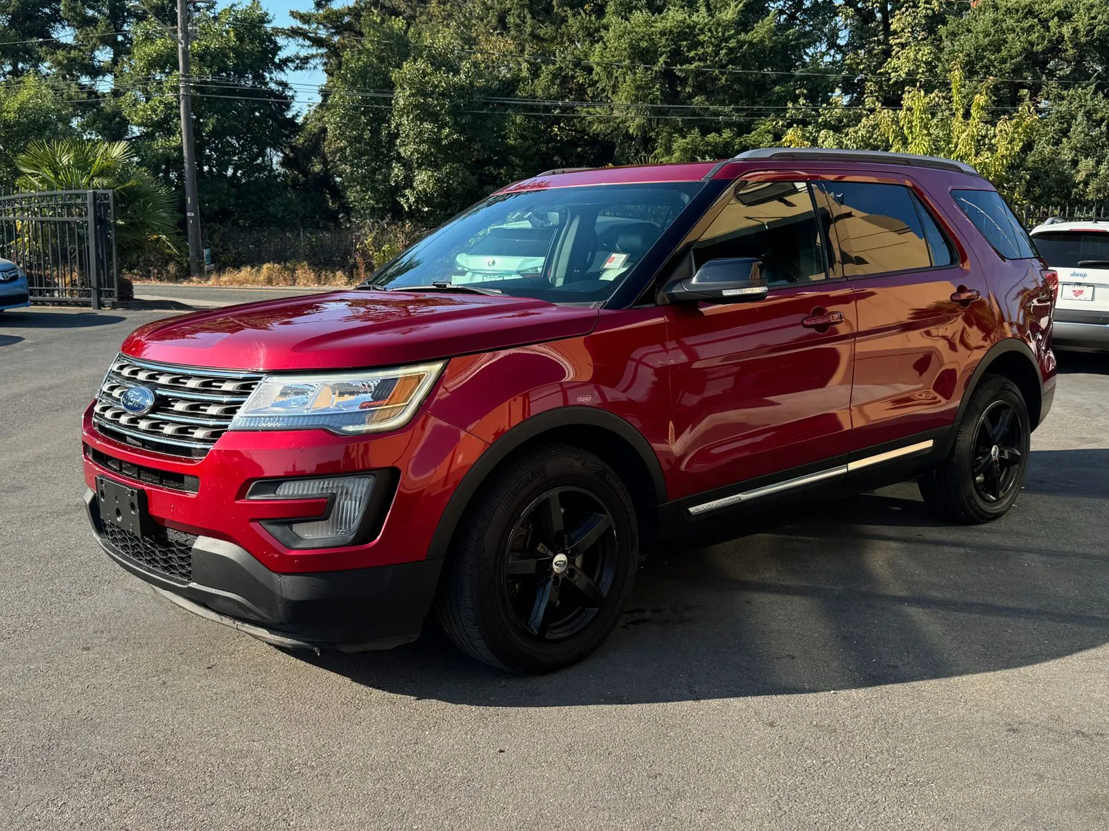 Ford Explorer photo 3