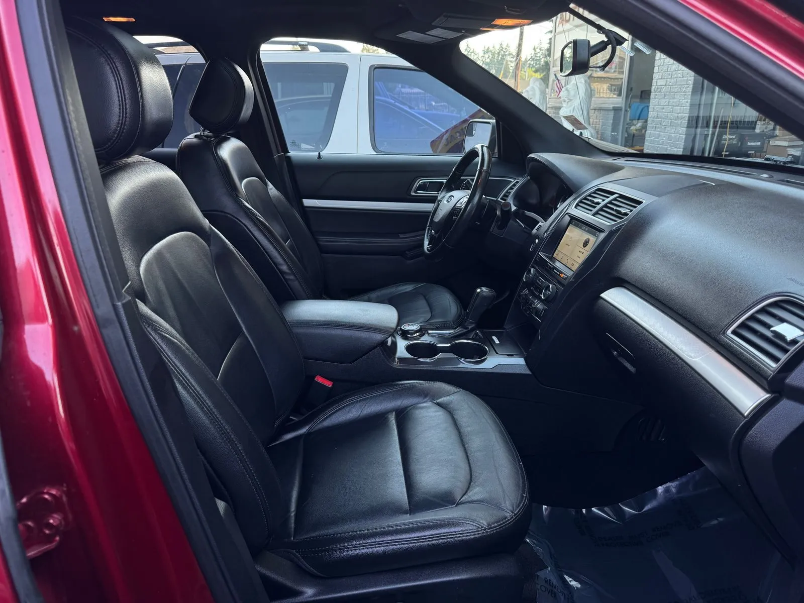 Ford Explorer photo 23