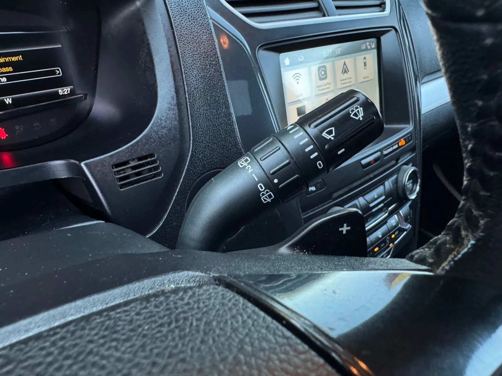 Ford Explorer photo 35