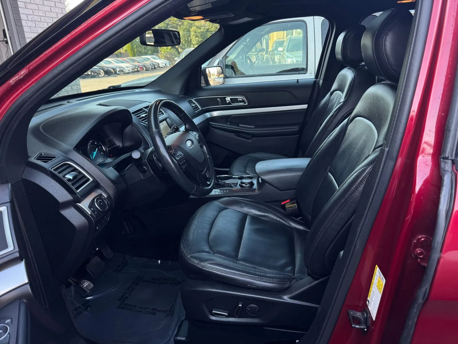 Ford Explorer photo 9