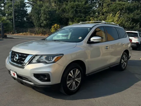 Another view of 2017 Nissan Pathfinder SV for sale in Lakewood, WA at 9999 Auto Center