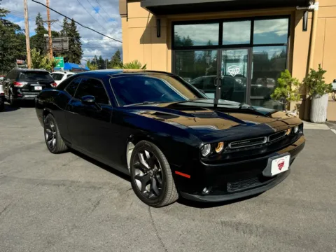 Black 2018 Dodge Challenger SXT for sale in Lakewood, WA