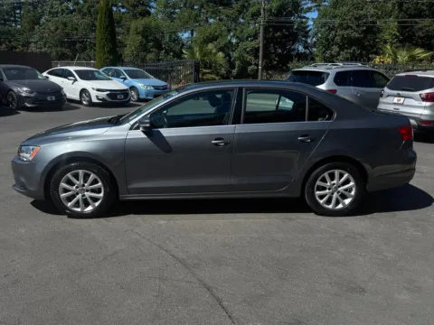 More photos of 2014 Volkswagen Jetta 1.8T SE at 9999 Auto Center, WA
