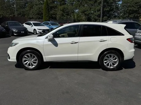 More photos of 2016 Acura RDX at 9999 Auto Center, WA