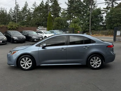 More photos of 2020 Toyota Corolla LE at 9999 Auto Center, WA