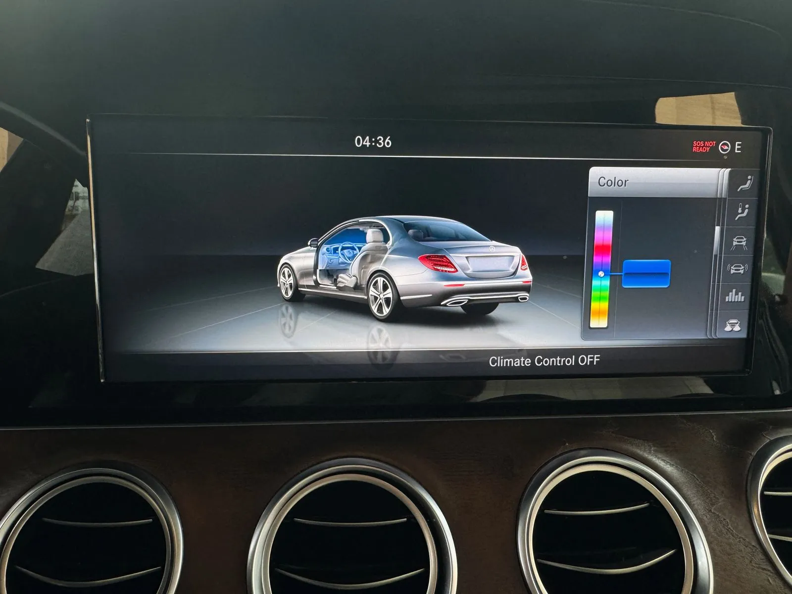 Mercedes-Benz E-Class photo 38