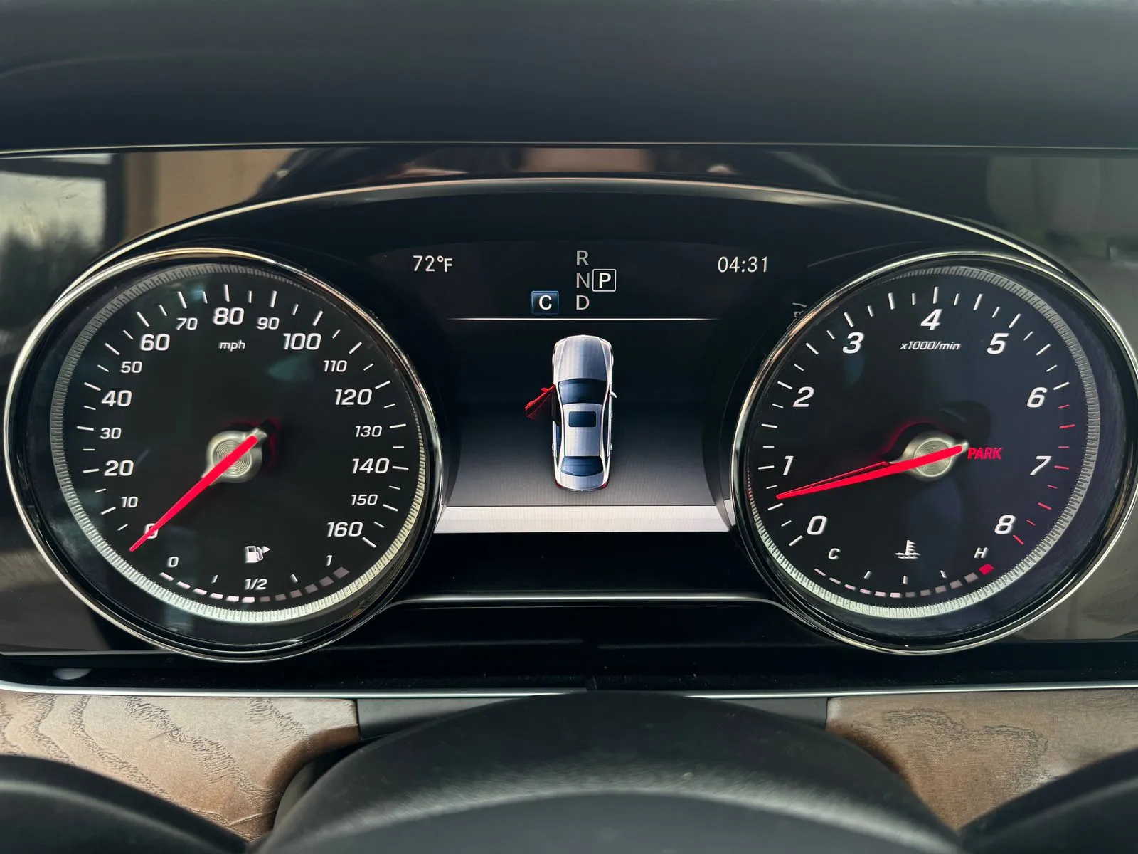 Mercedes-Benz E-Class photo 36