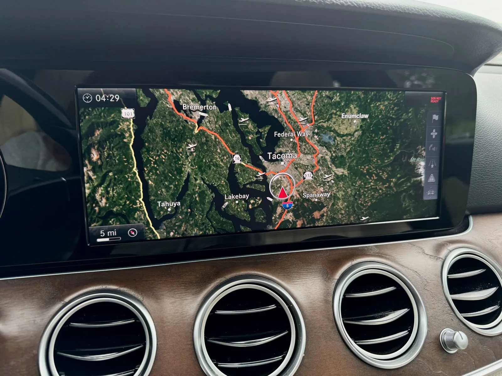 Mercedes-Benz E-Class photo 27