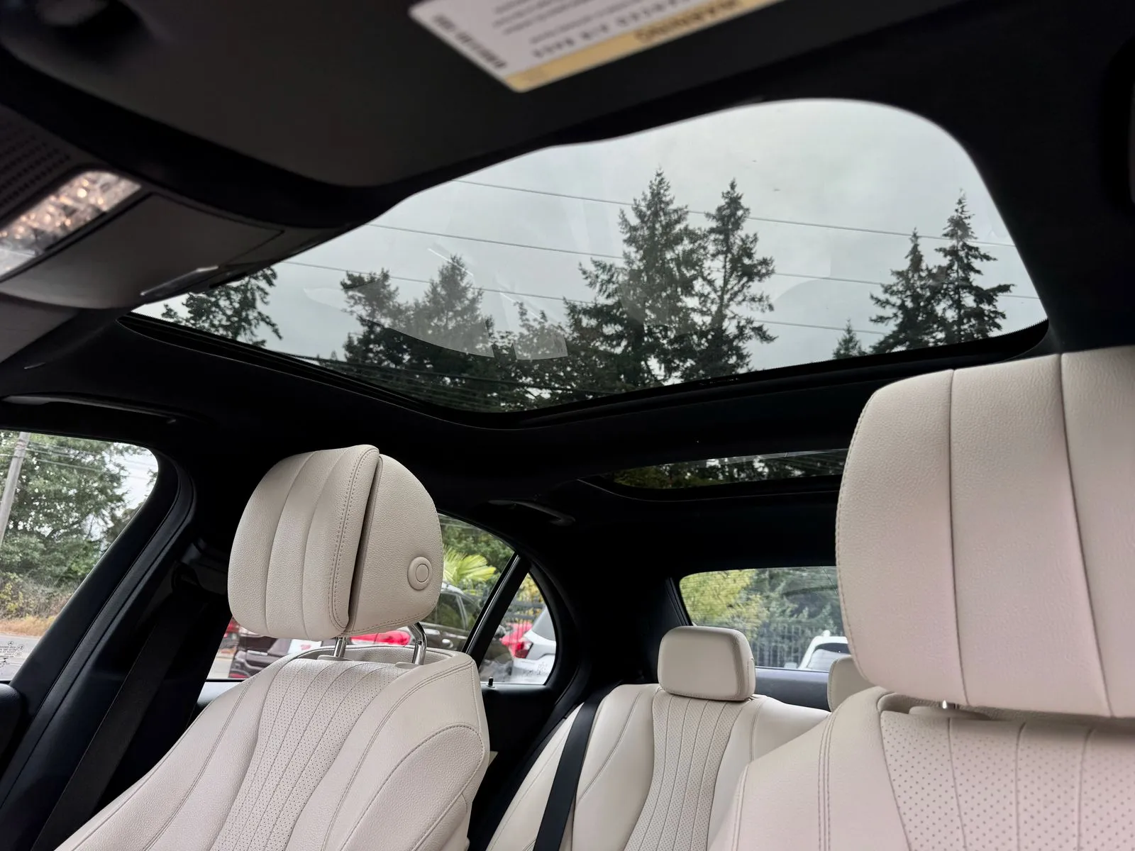 Mercedes-Benz E-Class photo 29